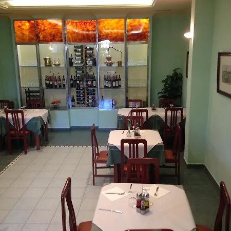 فندق Restaurante La Chacara 2*