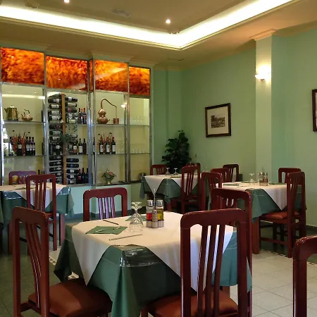 فندق Restaurante La Chacara 2*
